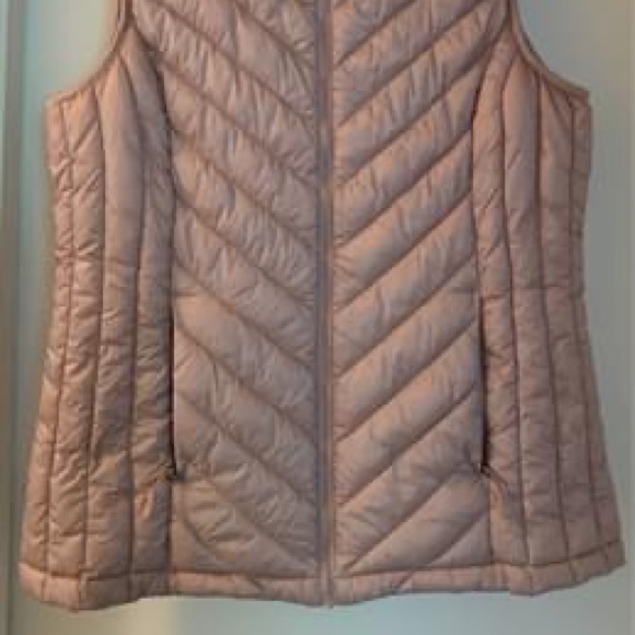 Women’s Vest - Picture 3 of 4